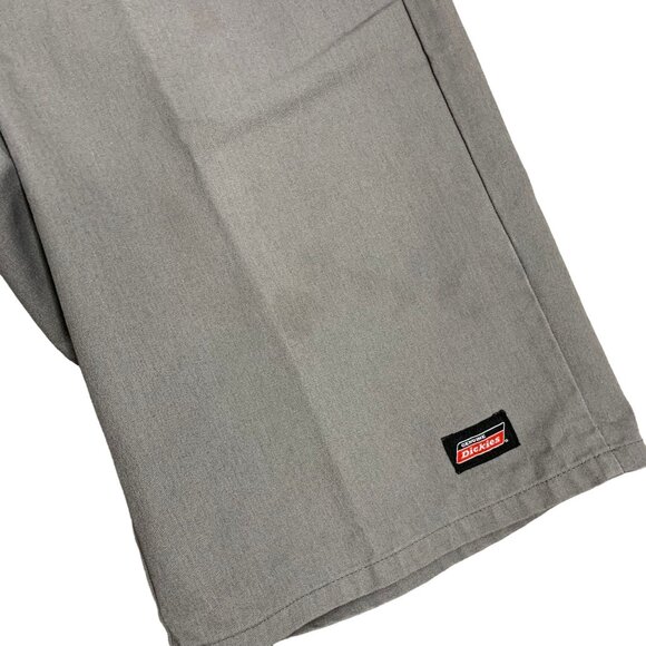 Dickies Loose Fit Work Shorts 32 Grey Flat Front Pockets 12in Belt Loops Button - Picture 3 of 6